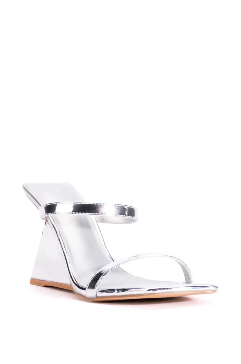 AZALEA WANG CORNELL WEDGE PATENT SANDA IN SILVER