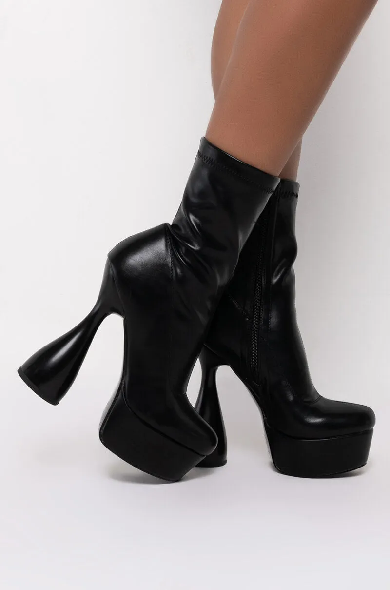 AZALEA WANG HIGH STANDARDS CHUNKY BOOTIE IN BLACK