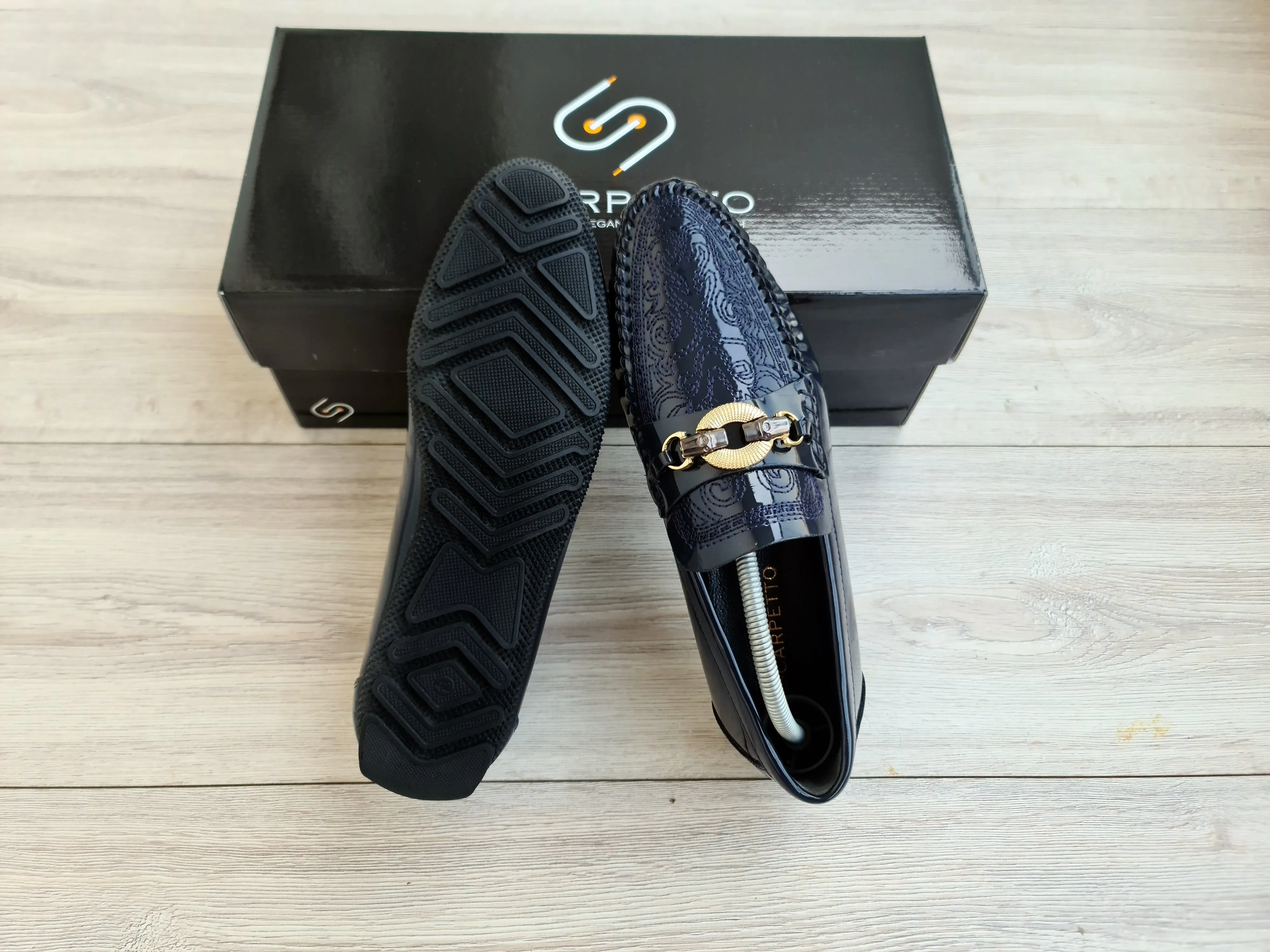 Men's Embroidered Patent Leather Loafers